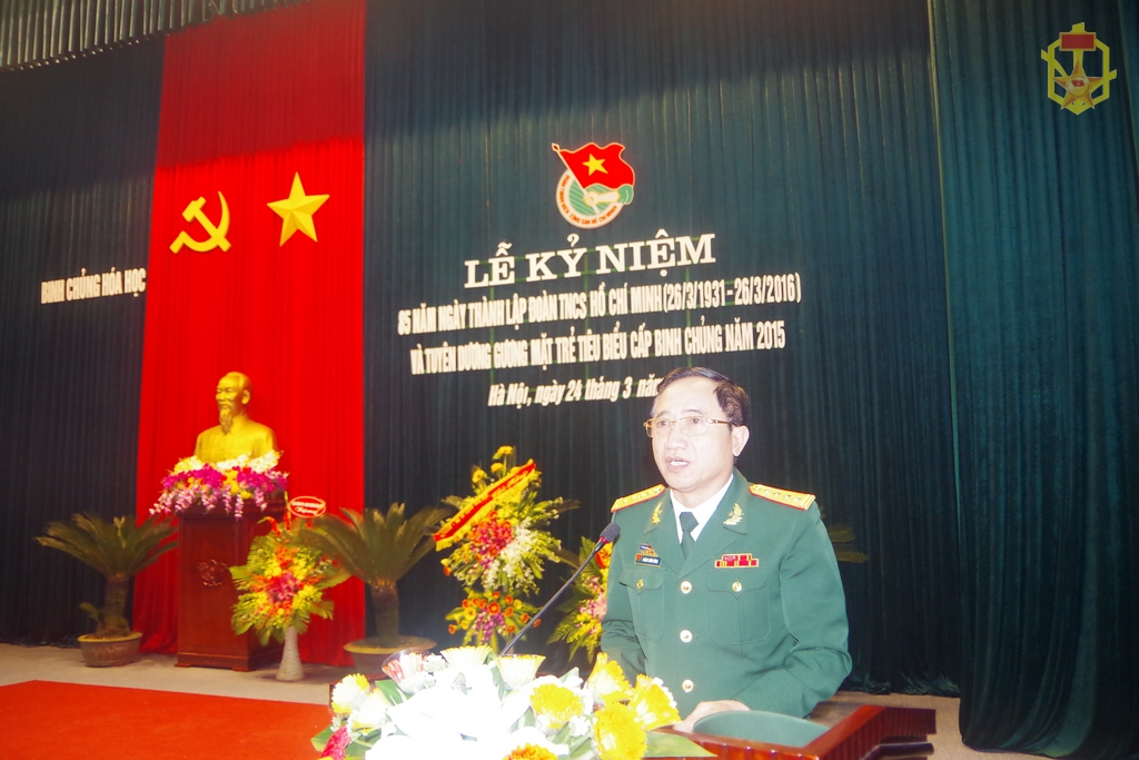 Đồng chí Đại tá Hoàng Xuân Dũng, Ủy viên Thường vụ Đảng ủy, Phó Chính ủy Binh chủng phát biểu tại buổi lễ