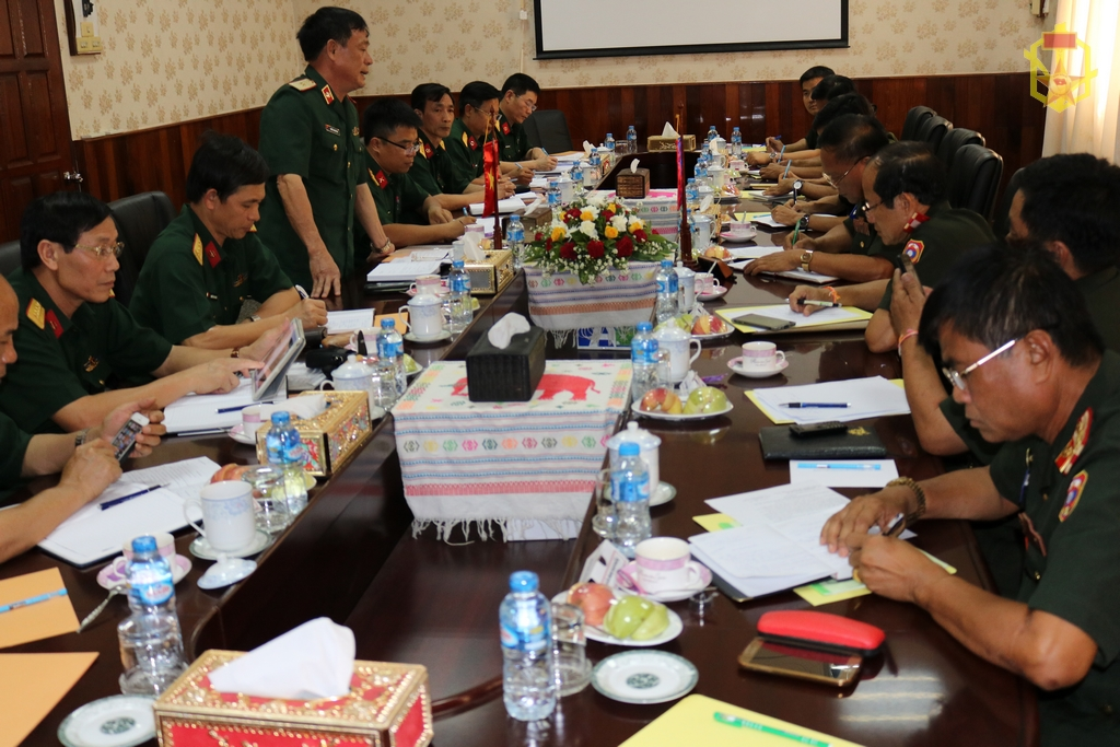 Thiếu tướng Nguyễn Thanh Tùng, Tư lệnh Binh chủng Hóa học phát biểu tại buổi làm việc với Cục Hóa học/Quân đội nhân dân Lào