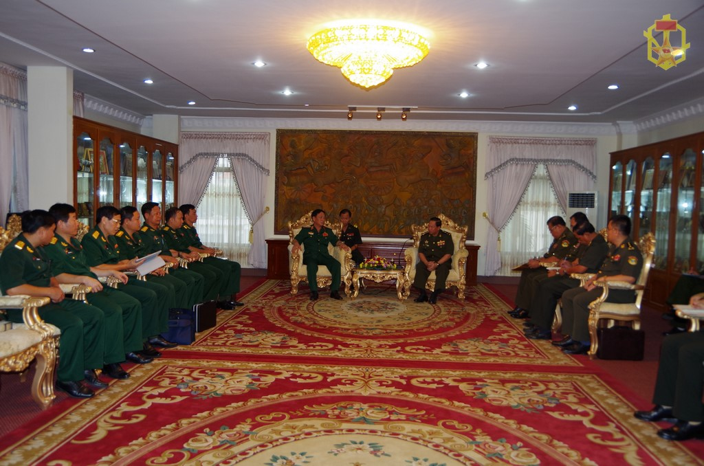 Binh chủng Hóa học - Quân đội nhân dân Việt Nam thăm và làm việc với Ủy ban Quốc gia phòng chống vũ khí hóa học - Quân đội Hoàng gia Campuchia