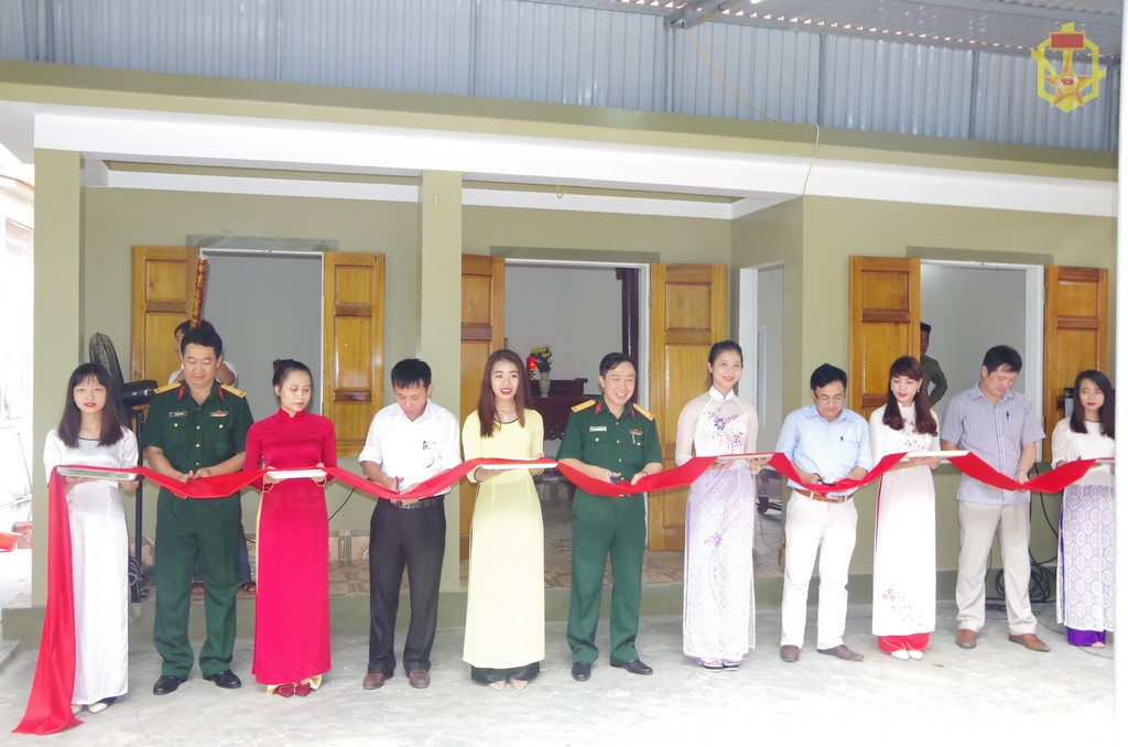 Khánh thành và bàn giao nhà tình nghĩa
