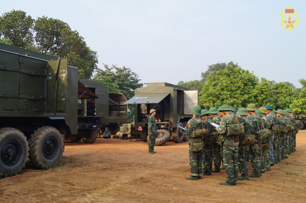 Xây dựng đội ngũ giảng viên và cán bộ quản lý giáo dục ở Trường Sĩ quan Phòng hóa đáp ứng với yêu cầu đổi mới giáo dục đào tạo theo tinh thần Đại hội XII của Đảng