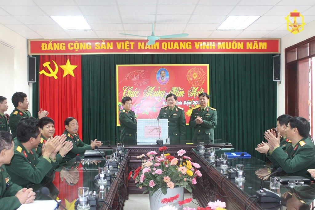 Binh chủng Hóa học vui Xuân, đón Tết sẵn sàng chiến đấu cao