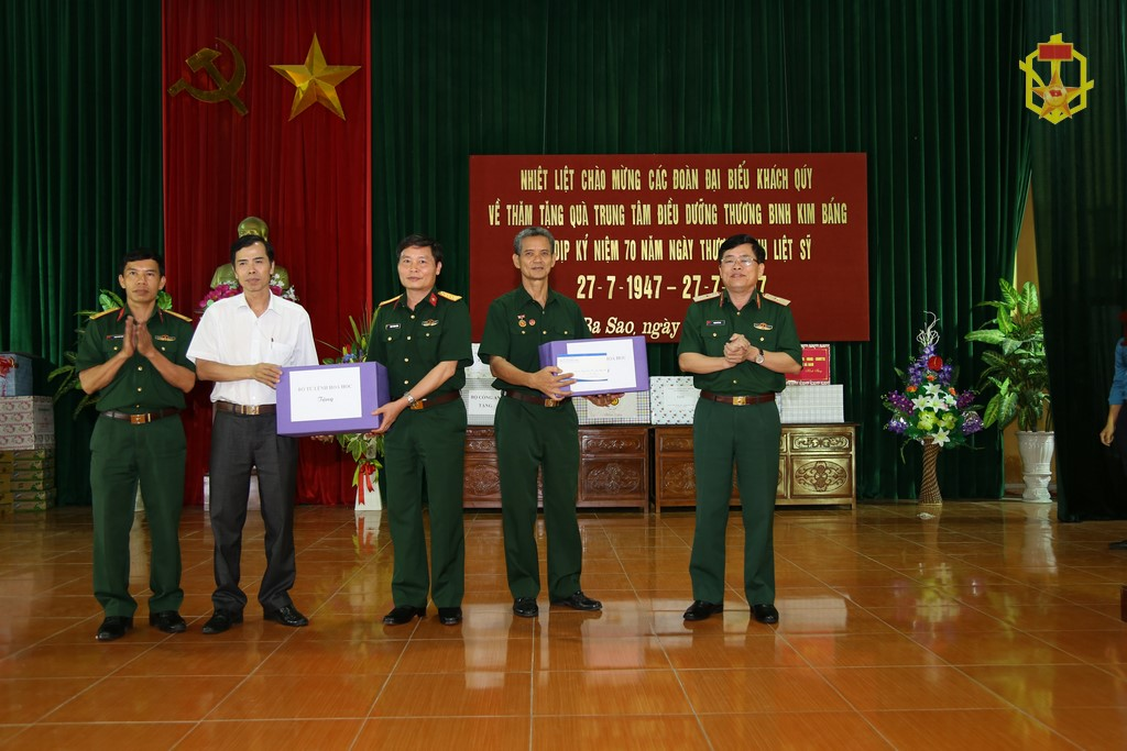 Toàn Binh Chủng chăm lo người có công