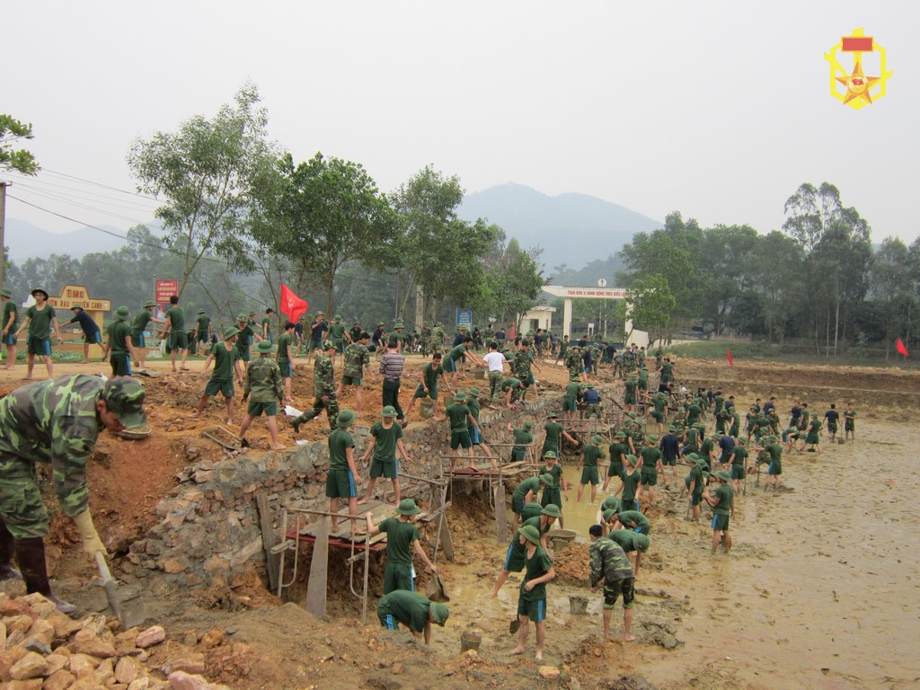 Cán bộ, chiến sỹ tiểu đoàn 905-Binh chủng Hóa học phát huy nội lực xây dựng, củng cố đường nội bộ trong đơn vị