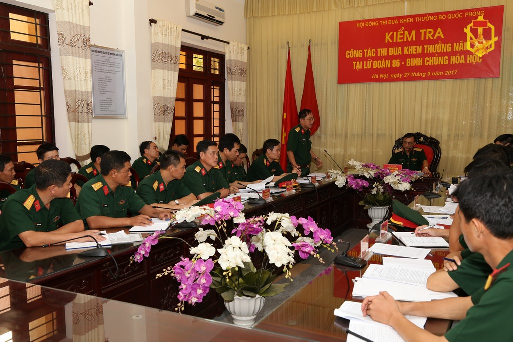 Hội đồng thi đua khen thưởng Bộ Quốc phòng kiểm tra tại Lữ đoàn 86