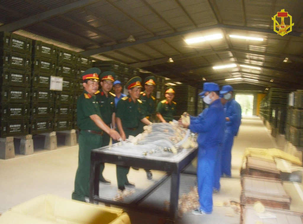 Đoàn công tác của Bộ Tư lệnh kiểm tra Kho Khí tài 62
