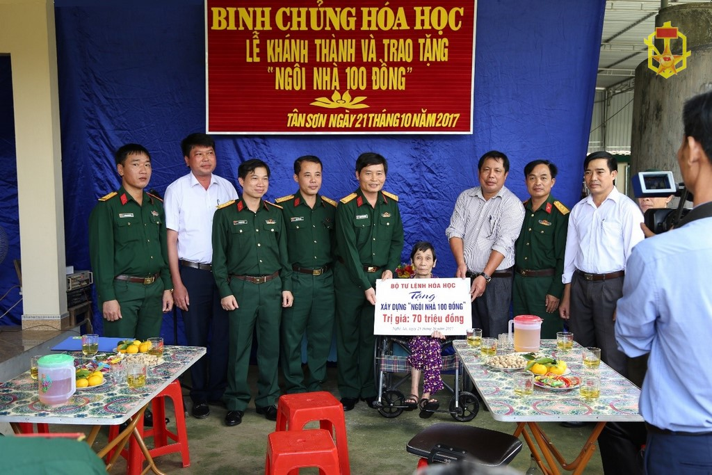 Binh chủng Hóa học khánh thành và trao tặng "Ngôi nhà 100 đồng