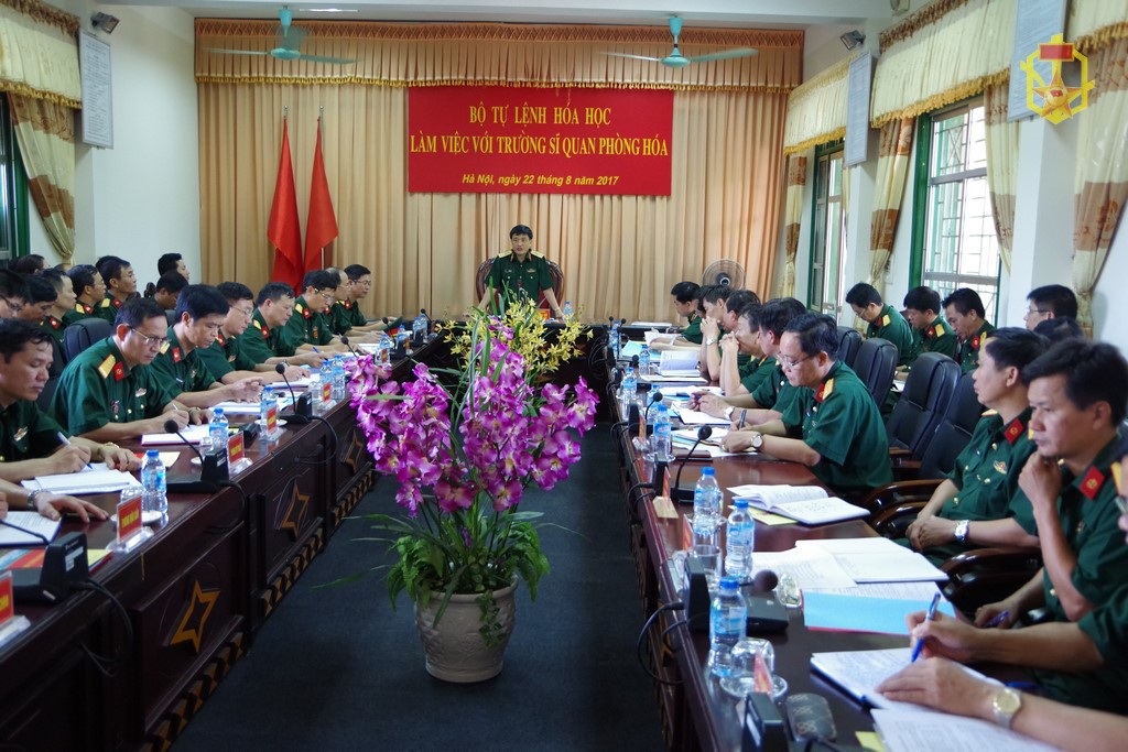 Trường Sĩ quan Phòng hóa quán triệt sâu sắc nhiệm vụ, đẩy mạnh thực hiện ba khâu đột phá, phấn đấu thực hiện thắng lợi nhiệm vụ năm 2018