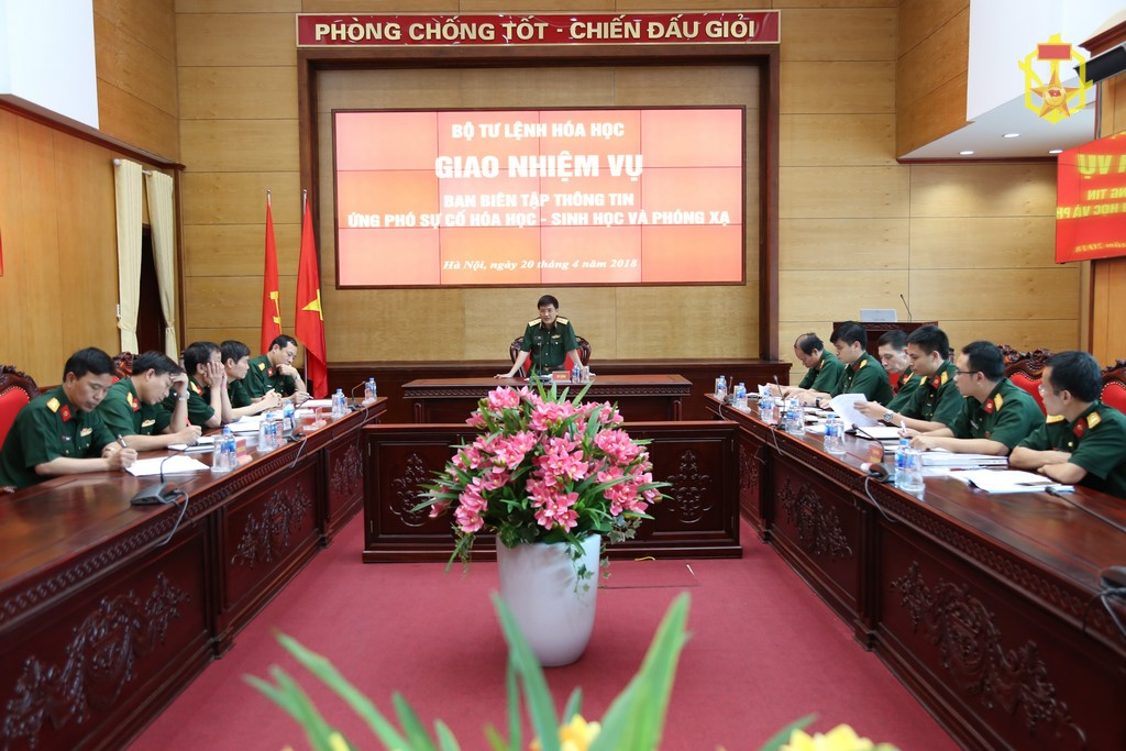 Giao nhiệm vụ ban biên tập thông tin ứng phó sự cố hóa học - sinh học và phóng xạ