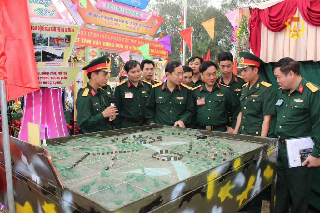 Hội trại truyền thống tuyên dương 60 gương mặt quần chúng điển hình tiên tiến và dạ hội “Âm vang những đoàn quân phòng hóa” nhân kỷ niệm 60 năm ngày truyền thống Bộ đội Hóa học
