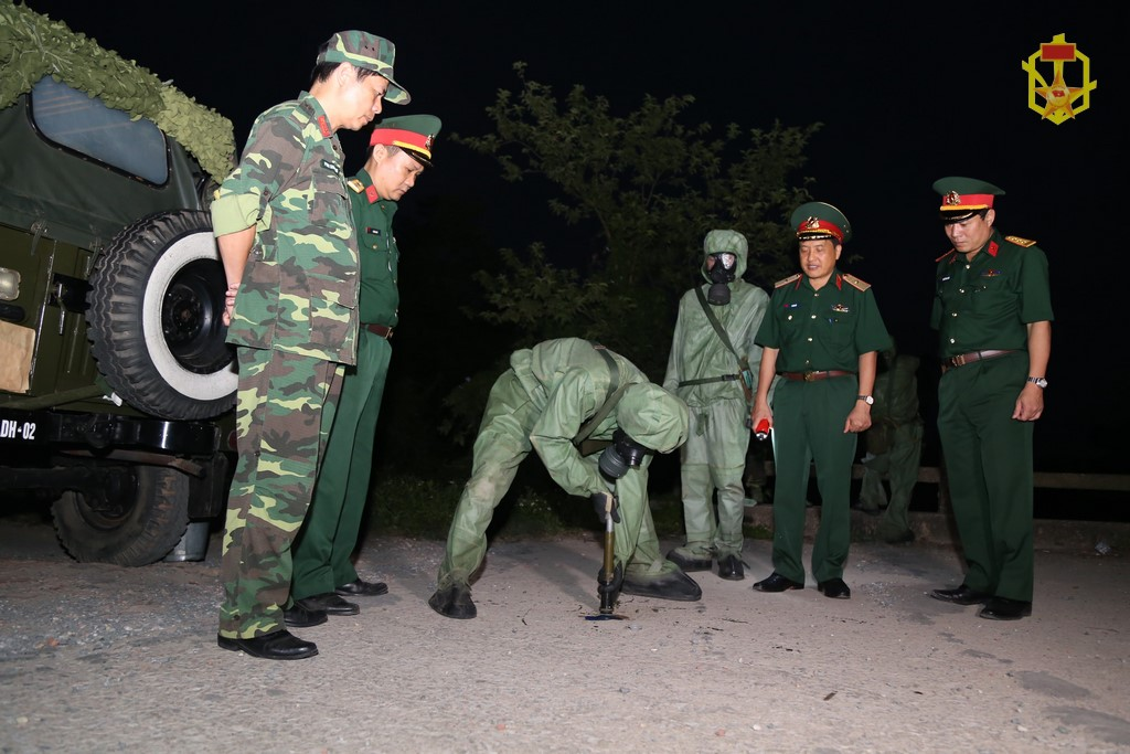 Đoàn kiểm tra của Binh chủng Hóa học kiểm tra công tác huấn luyện, sẵn sàng chiến 6 tháng đầu năm 2018 tại Lữ đoàn 86