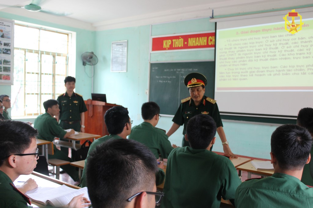 Kiểm tra công tác giáo dục - đào tạo ở Trường Sĩ quan Phòng hóa năm 2018