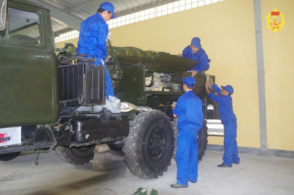 Nhọc nhằn những người “bảo quản, sửa chữa và niêm cất”