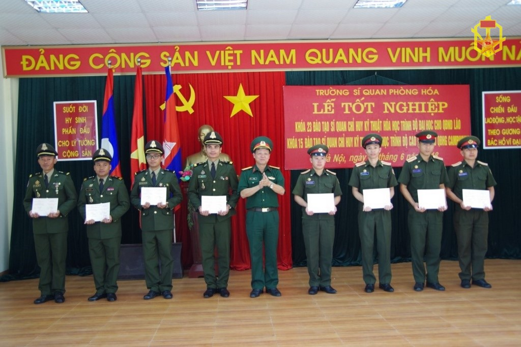 Lễ tốt nghiệp Khóa A23 và B15 đào tạo Sĩ quan Chỉ huy Kỹ thuật Hóa học cho học viên Quốc tế