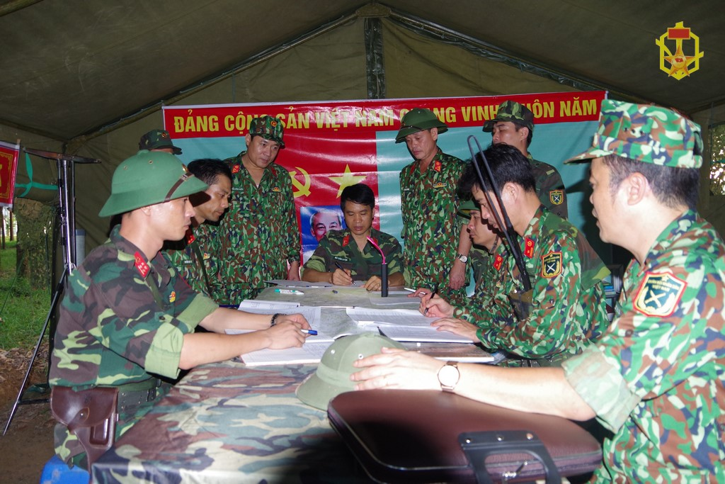 Kiểm tra cán bộ huấn luyện của Lữ đoàn 86