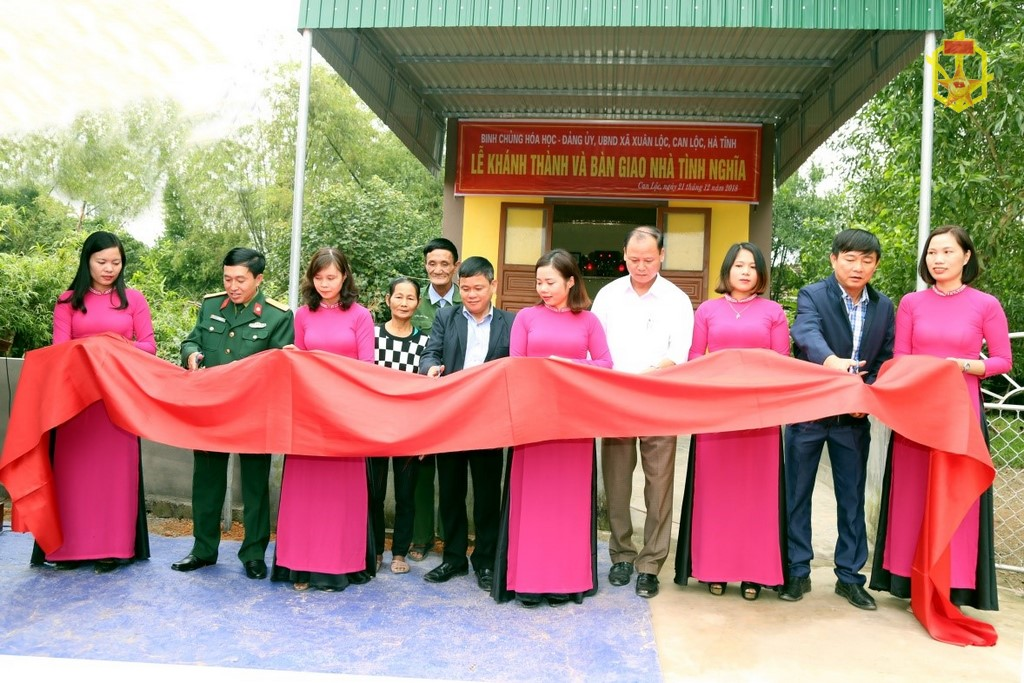 Bộ Tư lệnh Hóa học khánh thành và bàn giao Nhà tình nghĩa tặng đối tượng chính sách
