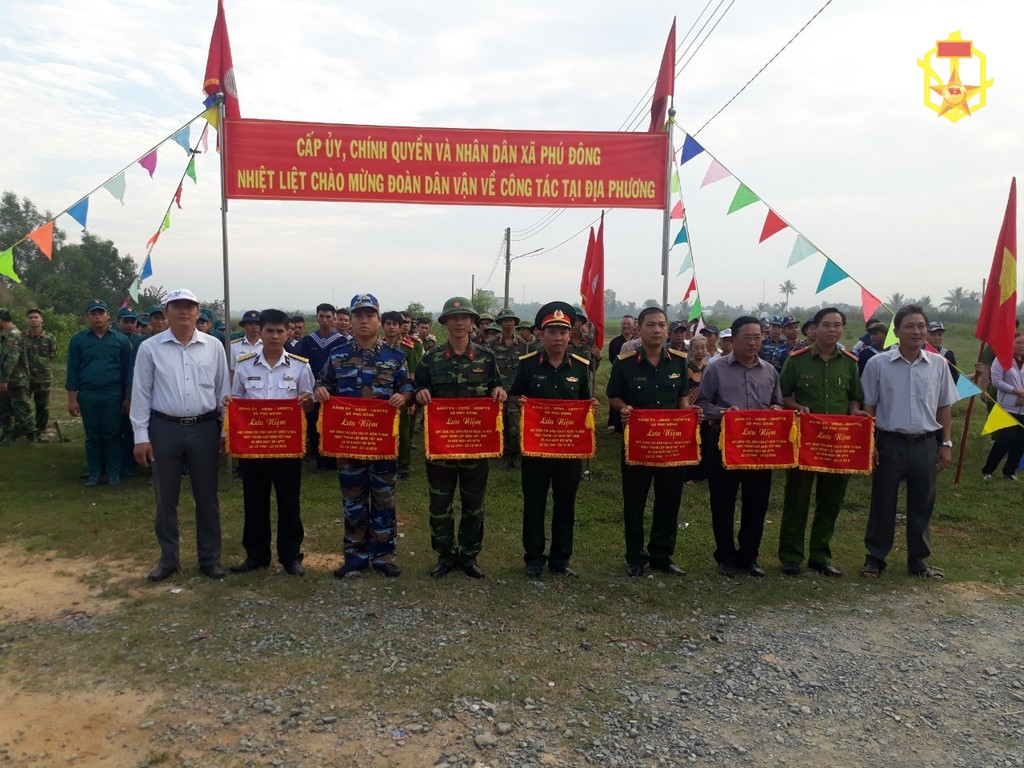 Nhiều hoạt động kỷ niệm 74 năm ngày thành lập QĐNDVN, 29 năm ngày hội QPTD ở Lữ đoàn 87