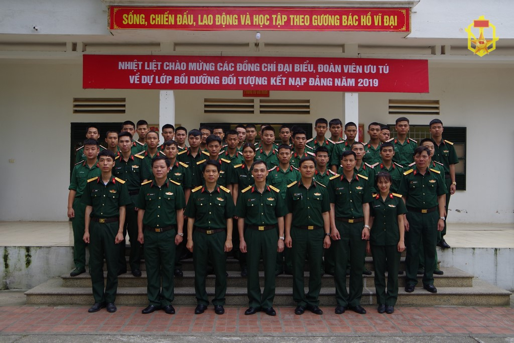 Đảng ủy Lữ đoàn 86 tổ chức lớp bồi dưỡng lý luận chính trị cho đối tượng kết nạp Đảng