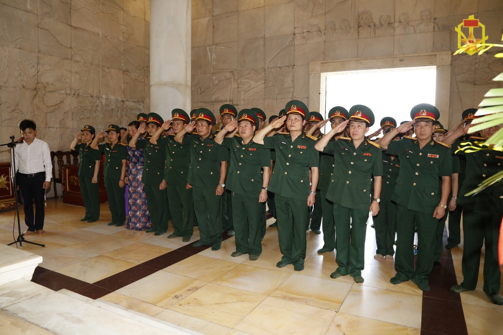 HÀNH TRÌNH THEO CHÂN BÁC" - hành trình tri ân lịch sử, học tập truyền thống