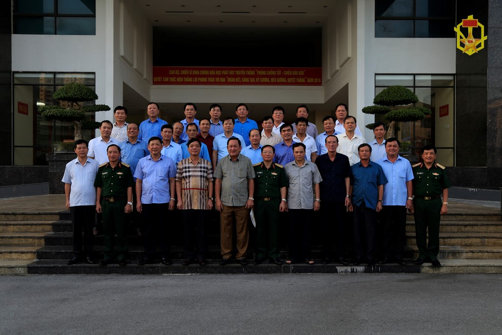 Lớp đào tạo cán bộ cấp Chiến dịch – Chiến lược khóa 6 năm học 2012 – 2013 Học viện Quốc phòng gặp mặt truyền thống tại Binh chủng Hóa học