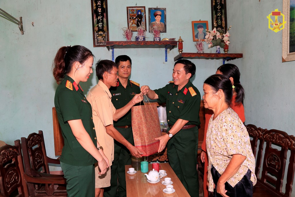 Binh chủng Hóa học tổ chức các hoạt động “Uống nước nhớ nguồn”, “Đền ơn đáp nghĩa”