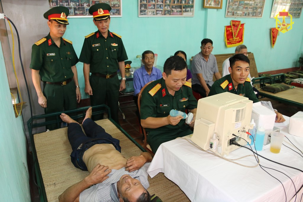 Các đơn vị tổ chức hành quân dã ngoại làm công tác dân vận giai đoạn huấn luyện I năm 2019