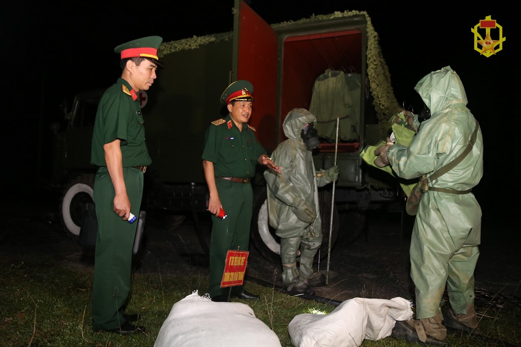 Trao đổi về vấn đề nêu gương, một trong các yếu tố tạo dựng uy tín của cán bộ, đảng viên ở đơn vị cơ sở hiện nay