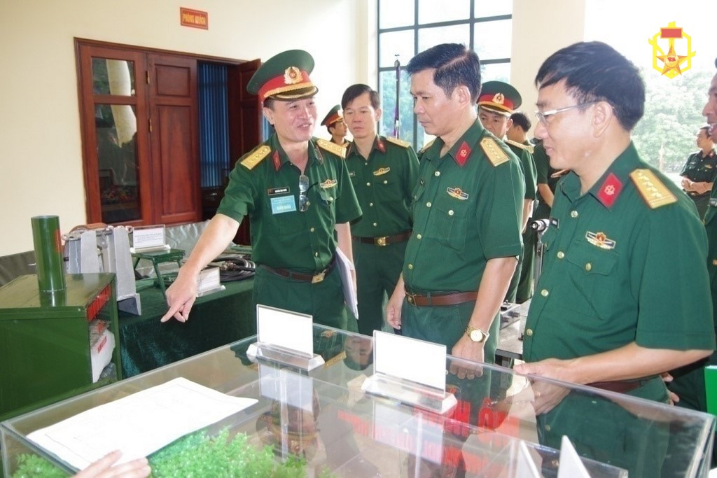 Trường Sĩ quan Phòng hoá tổ chức Hội thi sáng kiến, cải tiến kỹ thuật, mô hình học cụ, trang thiết bị huấn luyện năm 2019