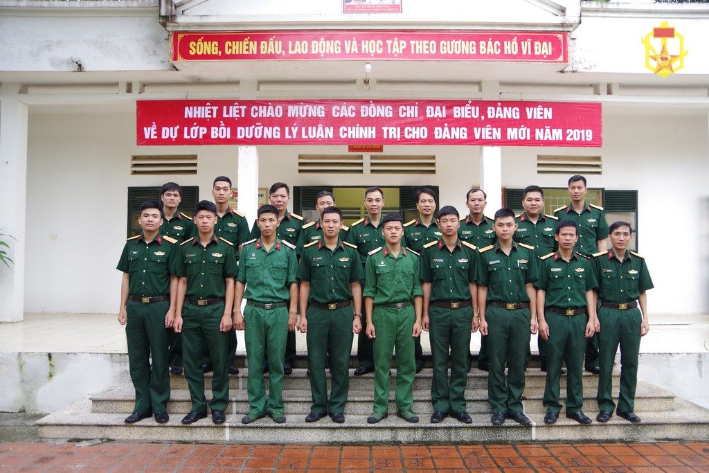 Đảng ủy Lữ đoàn 86 tổ chức lớp bồi dưỡng lý luận chính trị cho Đảng viên mới