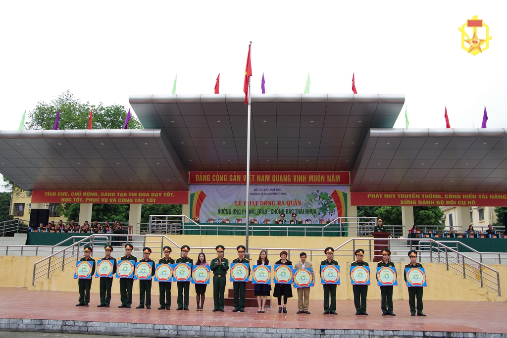 Các đơn vị trực thuộc Bộ Tư lệnh tại khu vực phía Bắc phát động ra quân hưởng ứng thực hiện Phong trào “Chống rác thải nhựa”