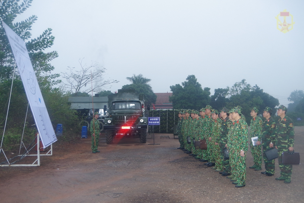 Binh chủng Hóa học diễn tập thực hành phương án Tiêu độc khử trùng tại cửa khẩu quốc tế do bị dịch Corona