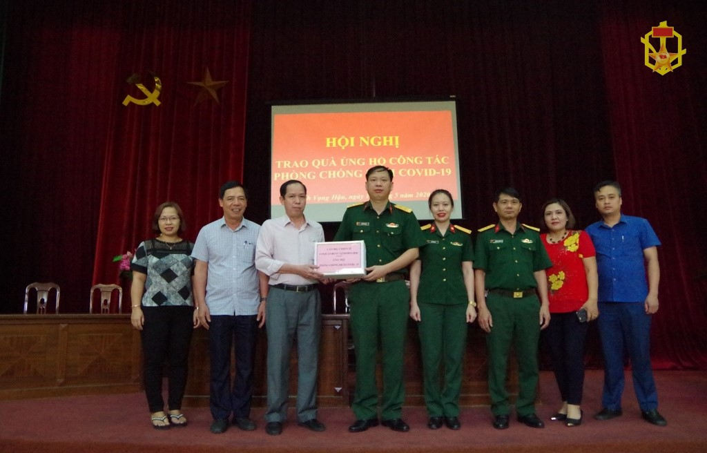 Cán bộ, chiến sĩ cơ quan BTL Hóa học ủng hộ phòng chống dịch Covid-19