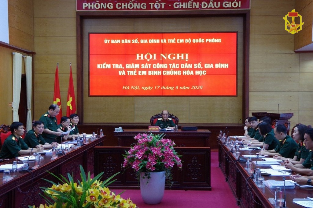 Ủy ban dân số, gia đình và trẻ em Bộ Quốc phòng kiểm tra tại Binh chủng Hóa học