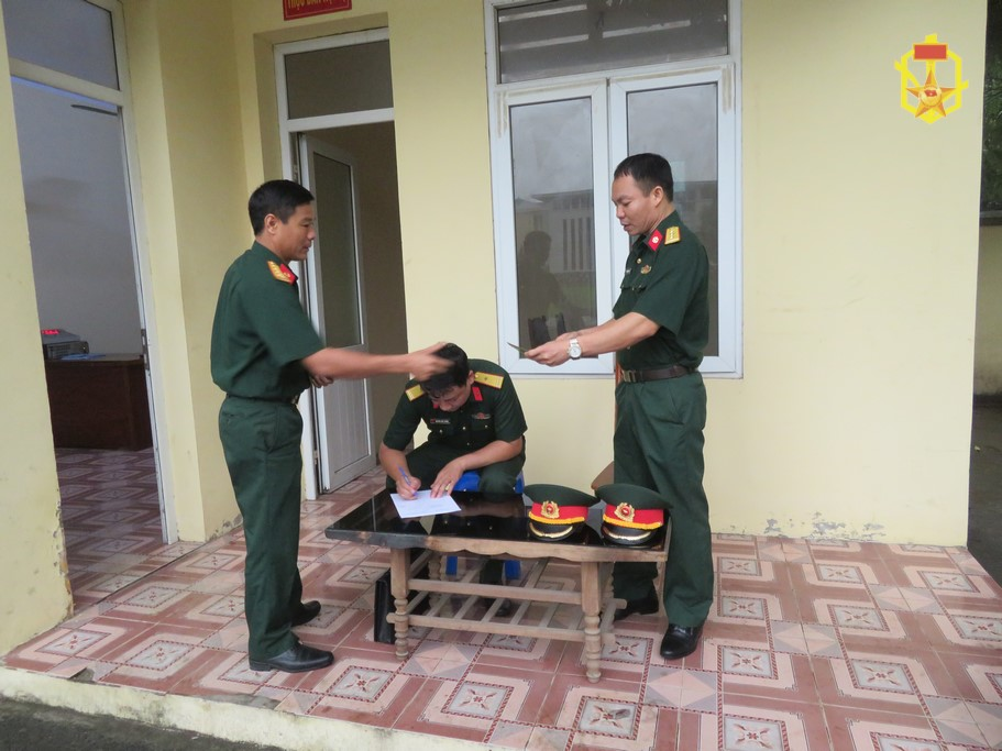 Ban chỉ đạo CVĐ50 Binh chủng Hóa học kiểm tra công tác phổ biến giáo dục pháp luật, chấp hành kỷ luật, tình trạng kỹ thuật, giấy tờ phương tiện cá nhân tham gia giao thông đối với các đơn vị khu vực 50B