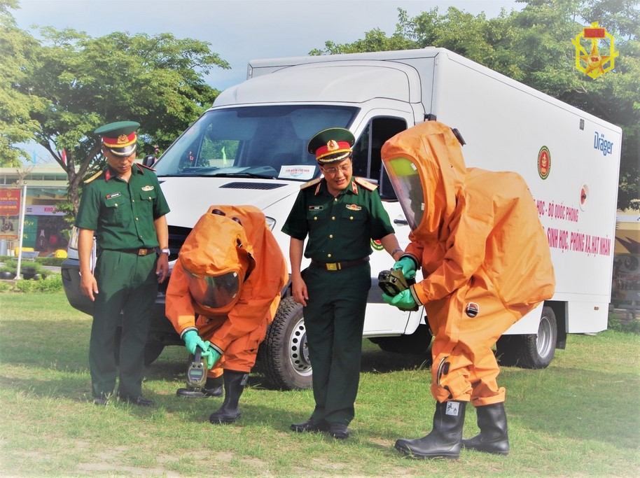 Đoàn công tác Binh chủng Hóa học kiểm tra Trung tâm ứng cứu sự cố sinh học, hóa học phóng xạ hạt nhân miền Trung và Tiểu đoàn 906