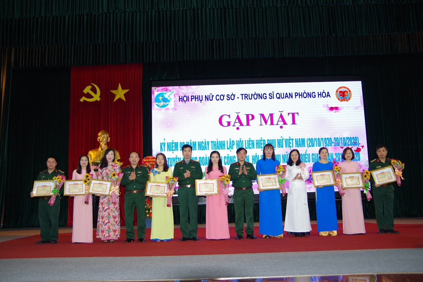 Hội Phụ nữ cơ sở Trường Sĩ quan Phòng hóa tổ chức gặp mặt cán bộ, hội viên nhân dịp kỷ niệm Ngày Phụ nữ Việt Nam 20/10 và tuyên dương khen thưởng đoàn viên công đoàn, hội viên phụ nữ giai đoạn 2015-2020