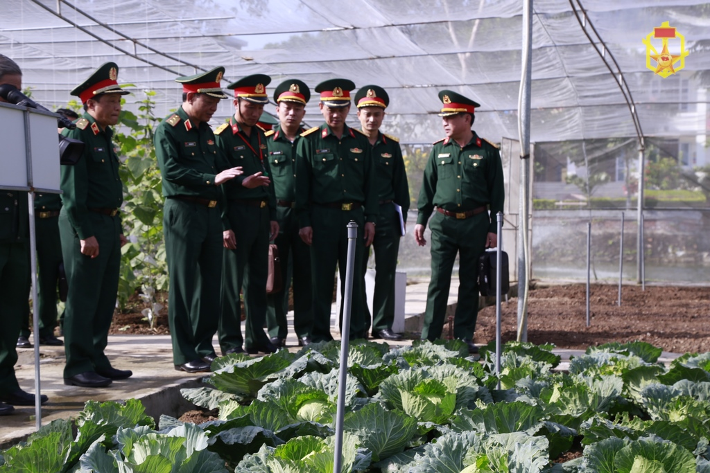 Thủ trưởng Bộ Tổng Tham mưu kiểm tra đơn vị vững mạnh toàn diện “Mẫu mực, tiêu biểu” Lữ đoàn 86