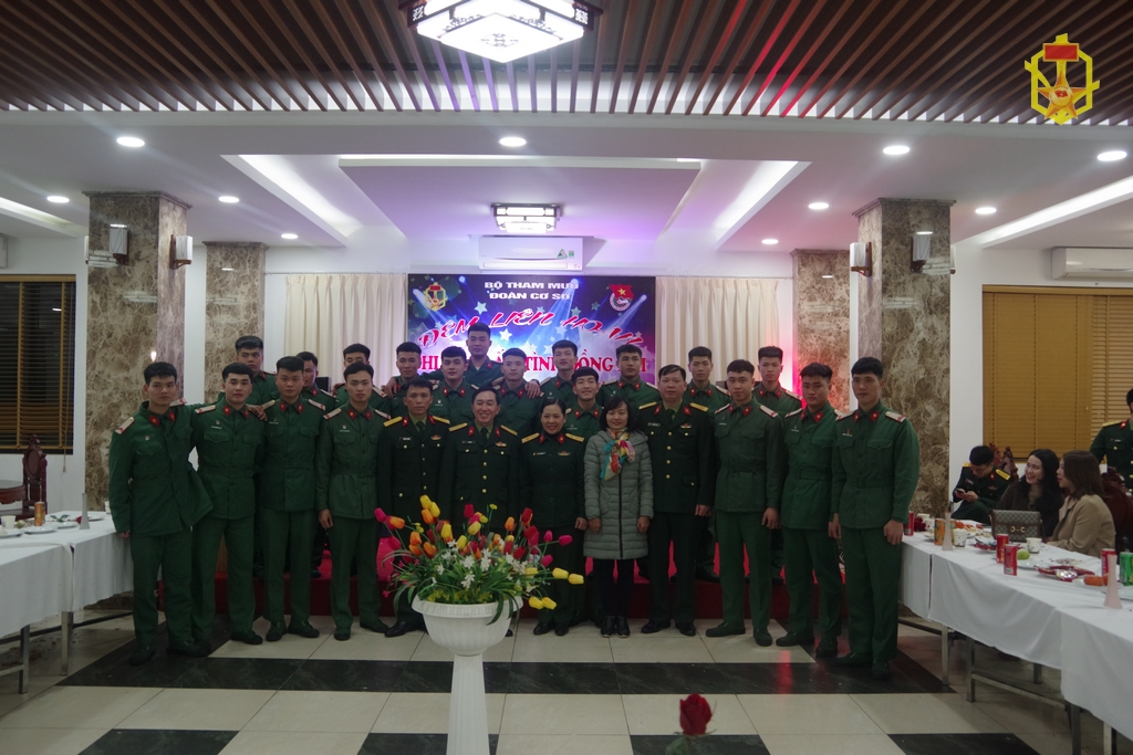 Đoàn cơ sở Bộ Tham mưu tổ chức liên hoan chia tay “Ấm tình đồng đội”