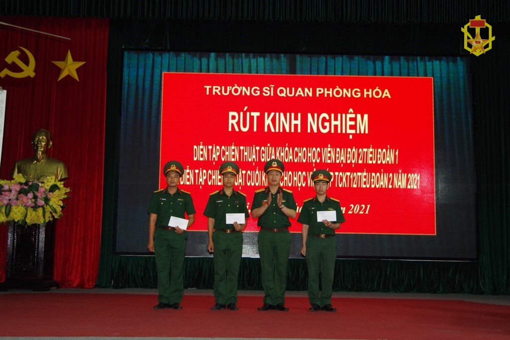 Trường Sĩ quan Phòng hóa tổ chức Hội nghị rút kinh nghiệm diễn tập DT-21