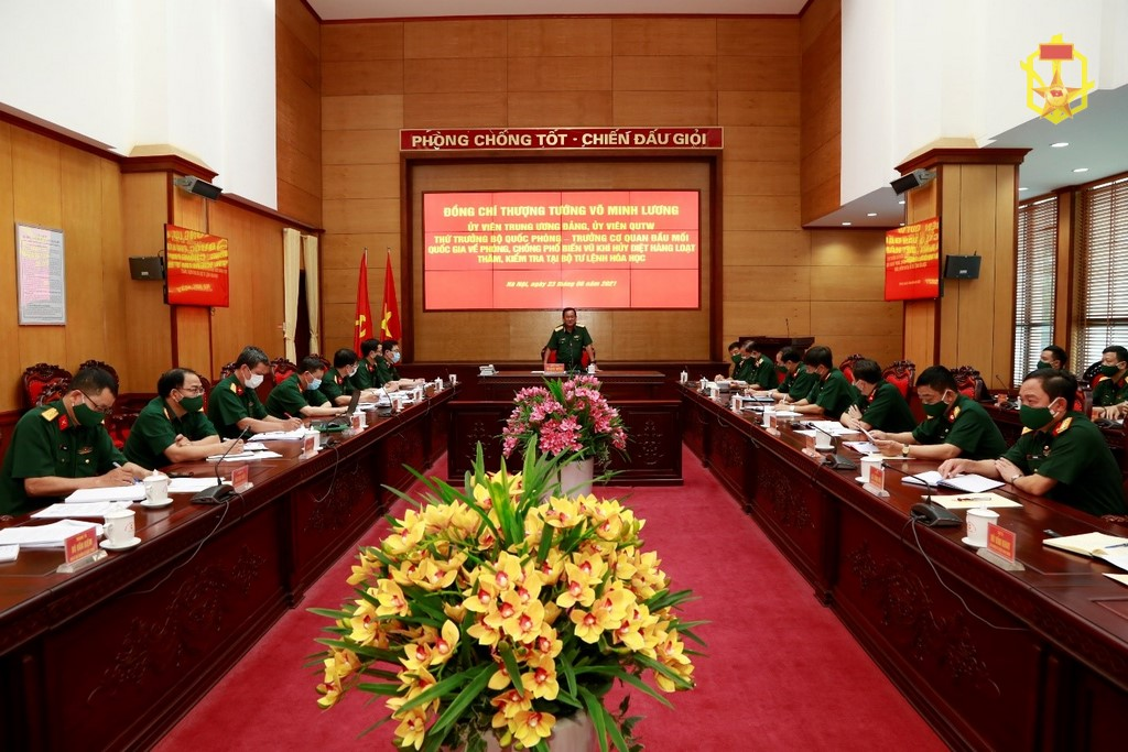 Thượng tướng Võ Minh Lương thăm, kiểm tra tại Bộ Tư lệnh Hóa học