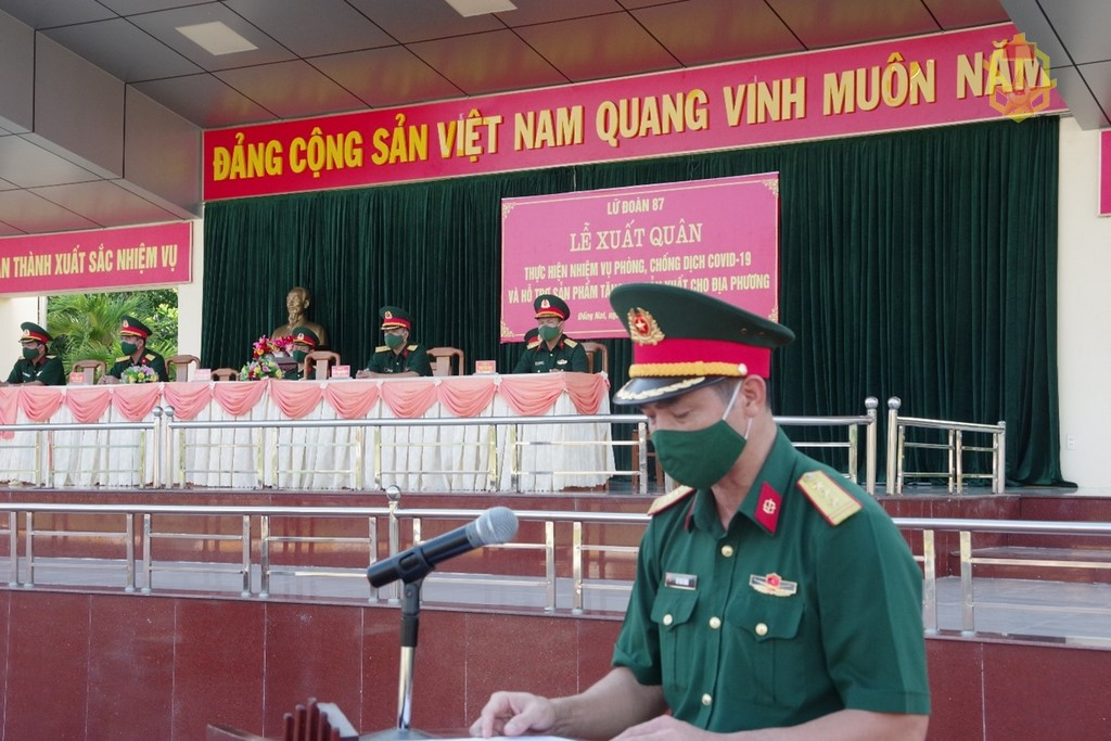 Lữ đoàn 87 tham gia giúp địa phương phòng, chống dịch Covid-19 và ủng hộ sản phẩm tăng gia cho nhân dân