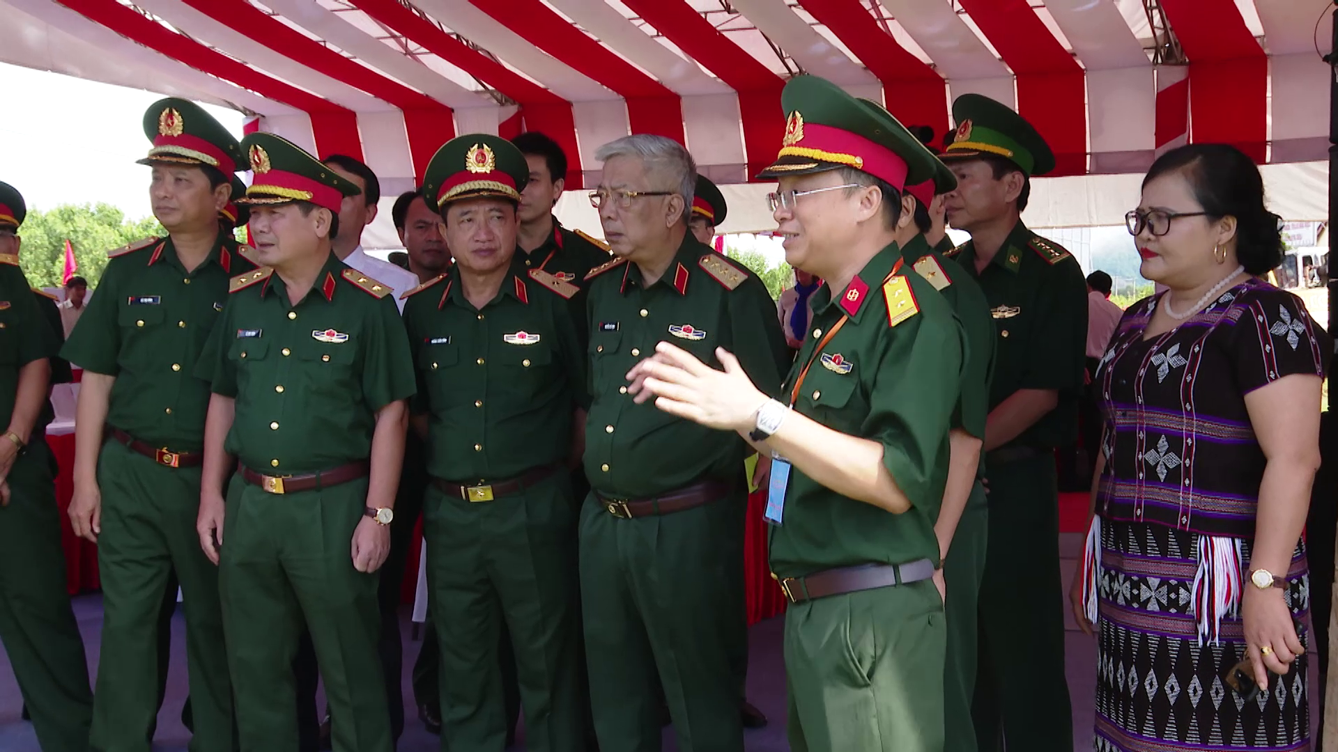Hơn cả phụng sự