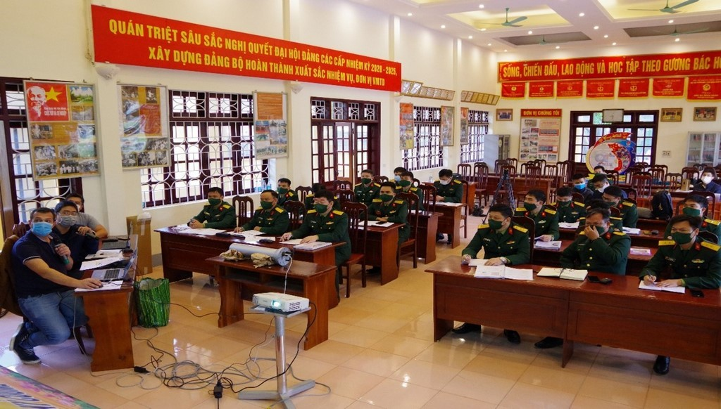 Bộ Tư lệnh Hóa học tổ chức huấn luyện sử dụng thiết bị hệ thống trinh sát phóng xạ