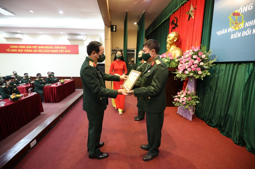 Tổng kết và trao giải cuộc thi ảnh “Quân đội với nhiệm vụ bảo vệ môi trường, chủ động ứng phó với biến đổi khí hậu và khắc phục sự cố môi trường” năm 2021