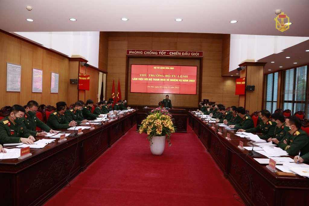 Đoàn công tác Bộ Tư lệnh Hóa học làm việc, nắm tình hình đối với Bộ Tham mưu và Trường Sĩ quan Phòng Hóa