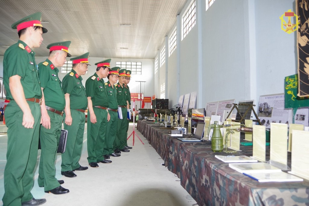 Đoàn công tác của Bộ Quốc phòng kiểm tra công tác chuẩn bị huấn luyện năm 2022 tại Lữ đoàn 87