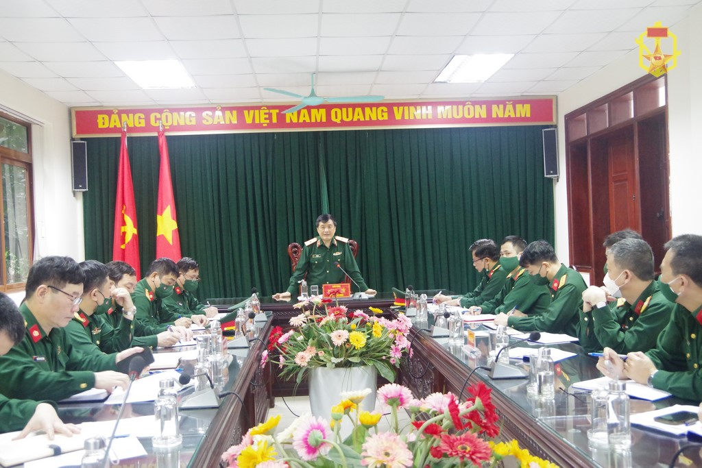Tư lệnh Binh chủng kiểm tra và làm việc với Nhà máy X61