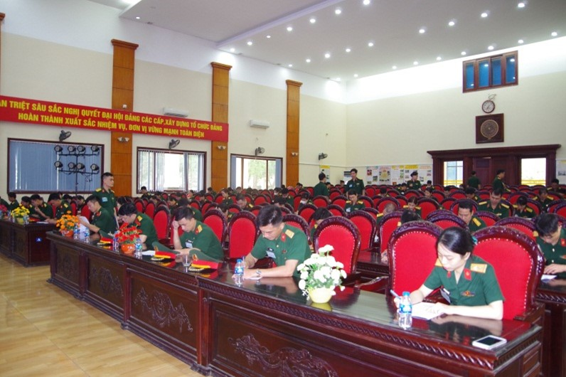 Trường Sĩ quan Phòng hóa tổ chức Hội thi điều lệnh trong đoàn viên Công đoàn, hội viên Phụ nữ năm 2022