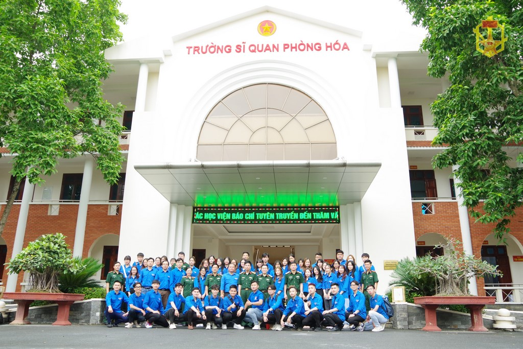 Học viện báo chí và tuyên truyền tổ chức thăm quan, giao lưu và trải nhiệm thực tế tại Trường Sĩ quan Phòng hoá