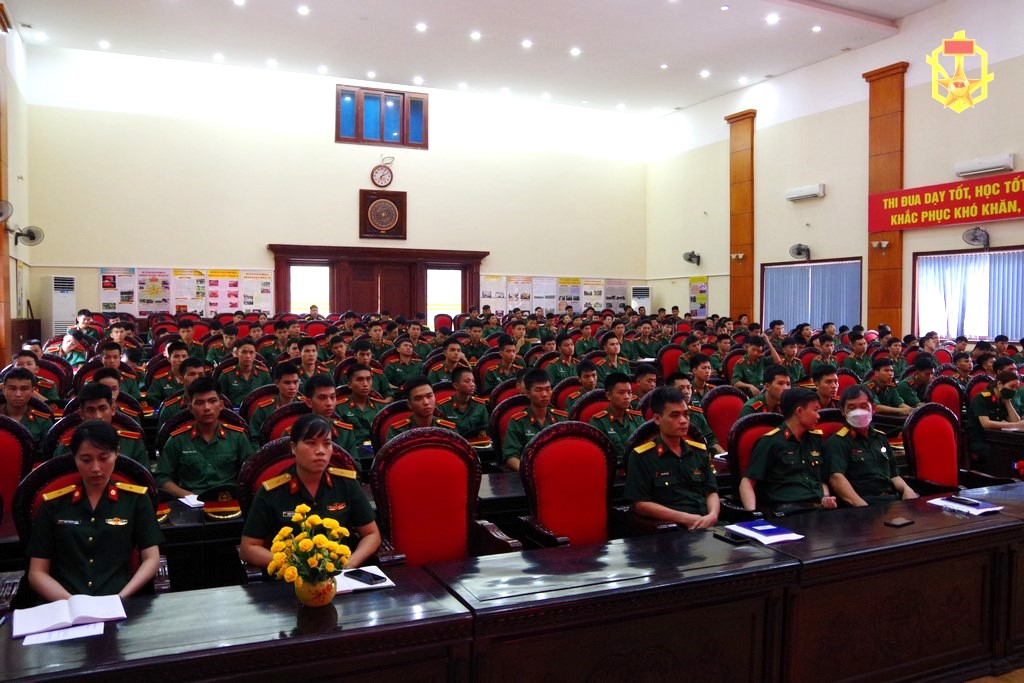 Đảng ủy Trường Sĩ quan Phòng hóa tổ chức lớp Bồi dưỡng lý luận chính trị cho đảng viên mới và Đối tượng kết nạp đảng năm 2022